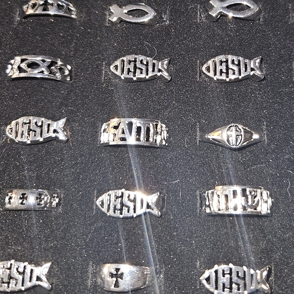 Fashion Rings - Picture 12 of 17